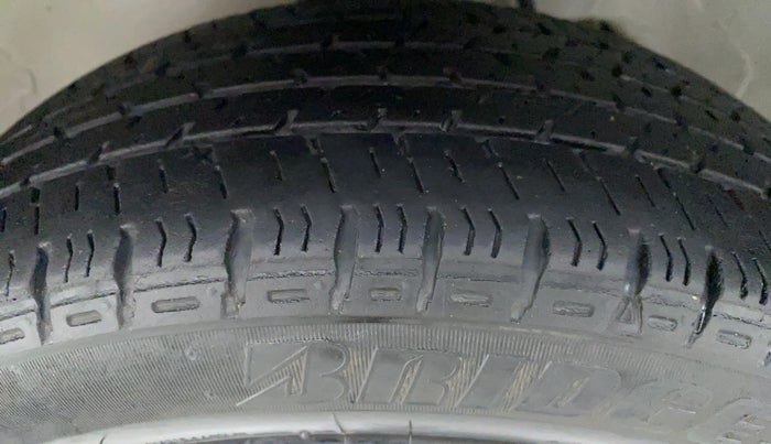 2017 Maruti Alto K10 VXI P, Petrol, Manual, 51,856 km, Left Front Tyre Tread