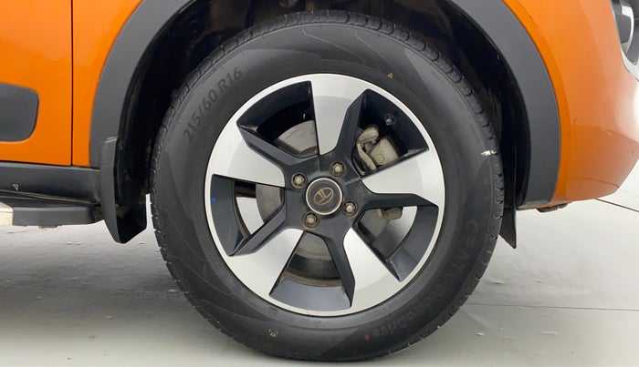 2018 Tata NEXON XZA+ 1.5 Dual Tone, Diesel, Automatic, 62,190 km, Right Front Wheel