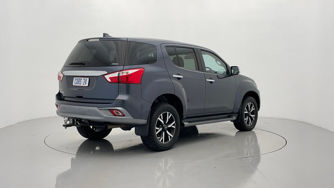 Right Back Diagonal (45- Degree) View