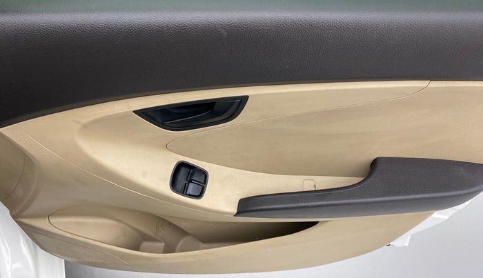2018 Hyundai Eon ERA PLUS, Petrol, Manual, 33,478 km, Driver Side Door Panels Control