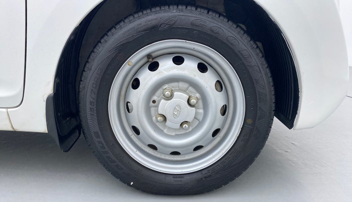 2018 Hyundai Eon ERA PLUS, Petrol, Manual, 33,478 km, Right Front Wheel