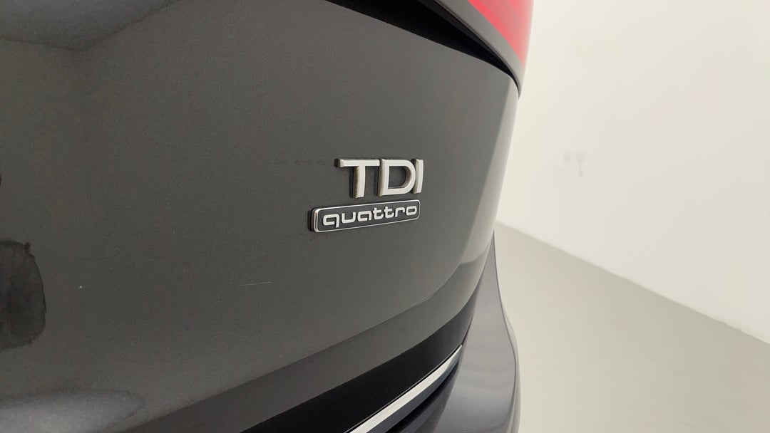 Badge (Boot Right Side)