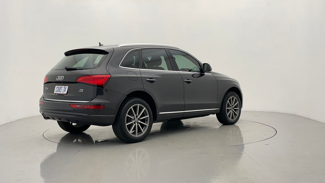 Right Back Diagonal (45- Degree) View