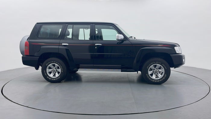 NISSAN PATROL-Right Side View