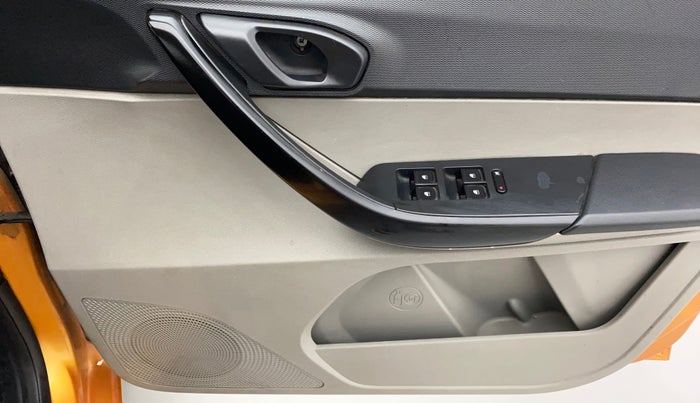 2016 Tata Tiago XT PETROL, Petrol, Manual, 51,816 km, Driver Side Door Panels Control