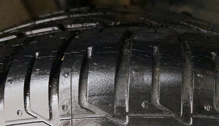 2016 Tata Tiago XT PETROL, Petrol, Manual, 51,816 km, Right Rear Tyre Tread