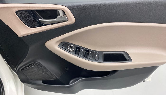 2017 Hyundai Elite i20 MAGNA 1.4 AT, Petrol, Automatic, 70,855 km, Driver Side Door Panels Control