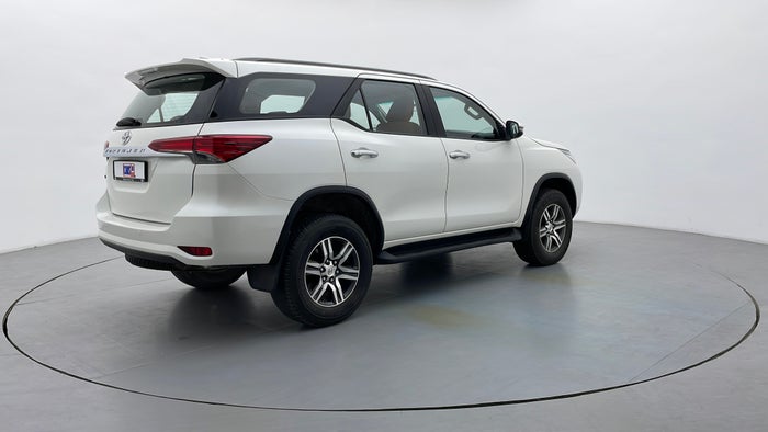 TOYOTA FORTUNER-Right Back Diagonal (45- Degree) View