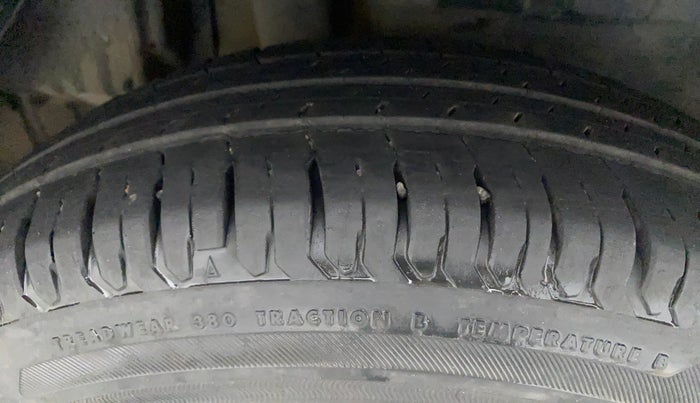 2017 Maruti Dzire VXI, Petrol, Manual, 36,715 km, Right Rear Tyre Tread