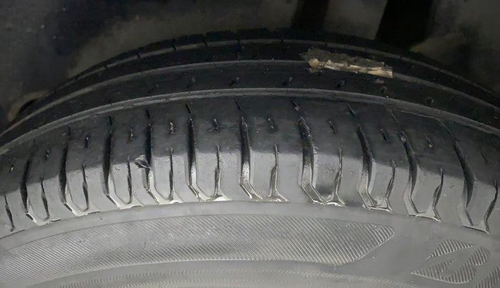 2017 Maruti Dzire VXI, Petrol, Manual, 36,715 km, Left Rear Tyre Tread