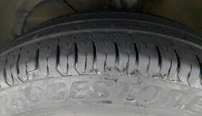 2017 Maruti Dzire VXI, Petrol, Manual, 36,715 km, Left Front Tyre Tread