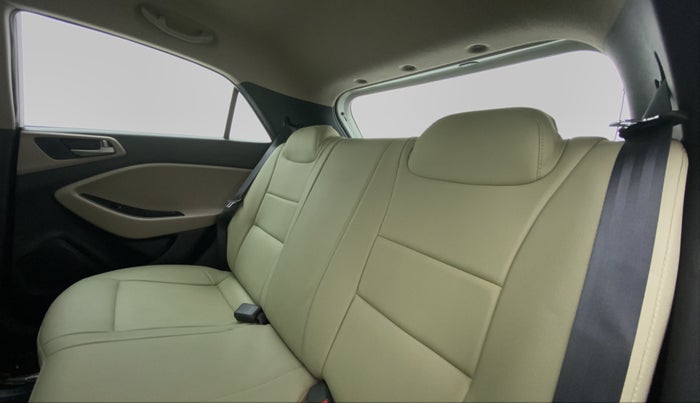 2016 Hyundai Elite i20 MAGNA 1.2, Petrol, Manual, 33,385 km, Right Side Rear Door Cabin