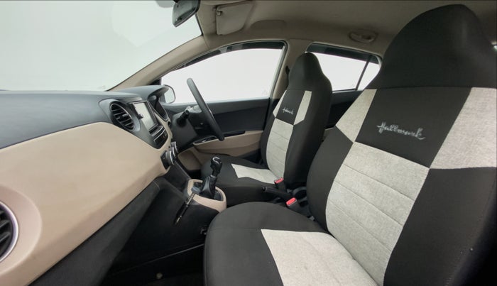 2015 Hyundai Grand i10 MAGNA 1.1 CRDI, Diesel, Manual, 1,11,438 km, Right Side Front Door Cabin