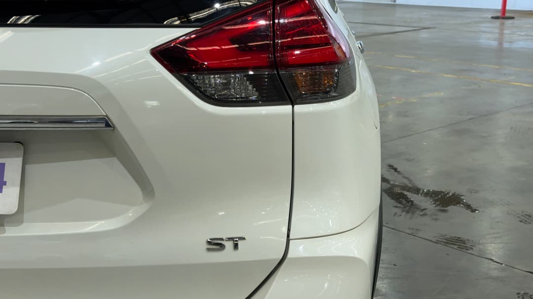 2020 Nissan X-trail St 7 Seat (4x2), Automatic, 85090 km, Badge (Boot Right Side)