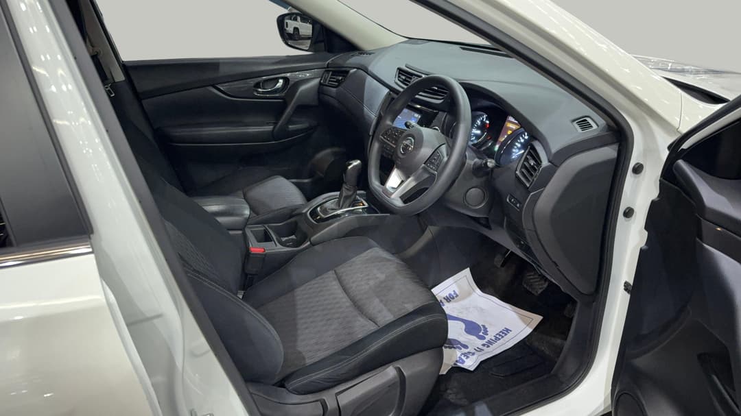 2020 Nissan X-trail St 7 Seat (4x2), Automatic, 85090 km, Right Side Front Door Cabin View