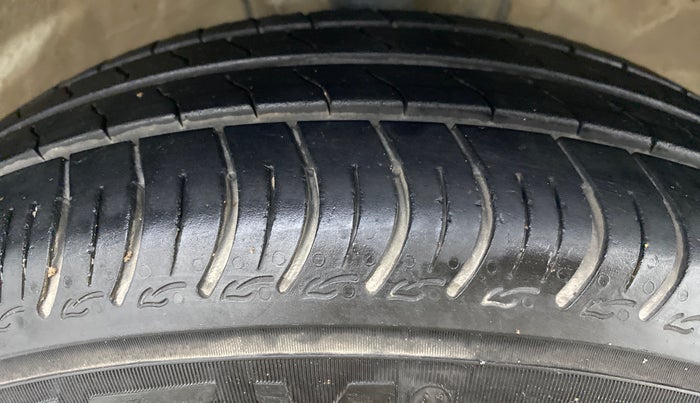 2019 Maruti S PRESSO VXI, Petrol, Manual, Right Front Tyre Tread