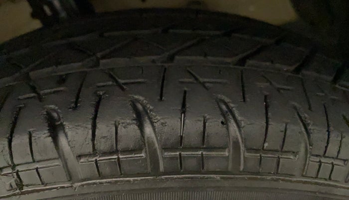 2012 Maruti Swift VDI, Diesel, Manual, 64,569 km, Left Front Tyre Tread