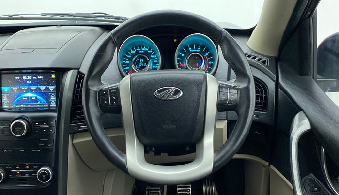 2018 Mahindra XUV500 W10, Diesel, Manual, 70,384 km, Steering Wheel Close Up