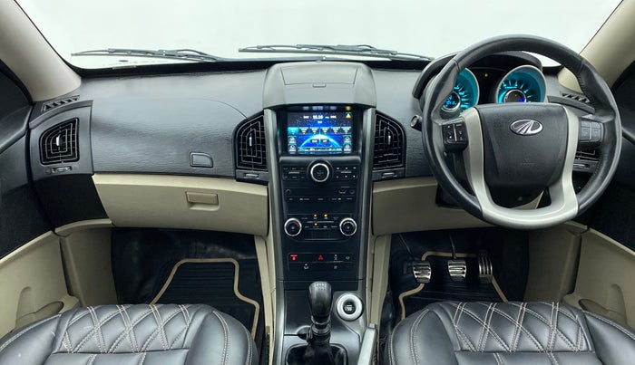 2018 Mahindra XUV500 W10, Diesel, Manual, 70,384 km, Dashboard