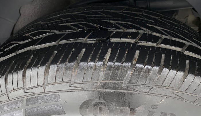 2018 Mahindra XUV500 W10, Diesel, Manual, 70,384 km, Left Rear Tyre Tread