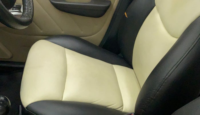 2013 Hyundai Eon D-LITE+, Petrol, Manual, 34,895 km, Driver seat - Cover slightly torn