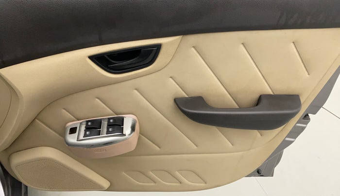2013 Hyundai Eon D-LITE+, Petrol, Manual, 34,895 km, Driver Side Door Panels Control