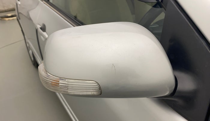 2013 Toyota Corolla Altis GL PETROL, Petrol, Manual, 70,574 km, Right rear-view mirror - Indicator light has minor damage
