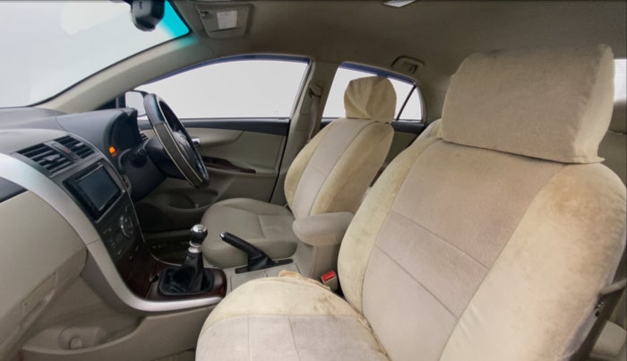2013 Toyota Corolla Altis GL PETROL, Petrol, Manual, 70,574 km, Right Side Front Door Cabin