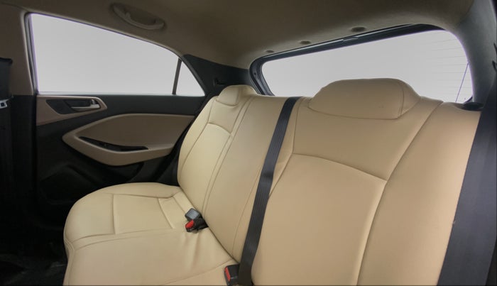 2017 Hyundai Elite i20 SPORTZ 1.2, Petrol, Manual, 32,251 km, Right Side Door Cabin View