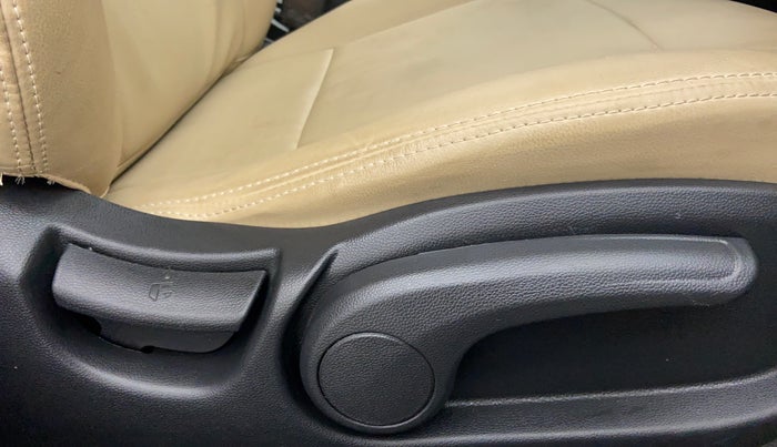 2017 Hyundai Elite i20 SPORTZ 1.2, Petrol, Manual, 32,251 km, Driver Side Adjustment Panel