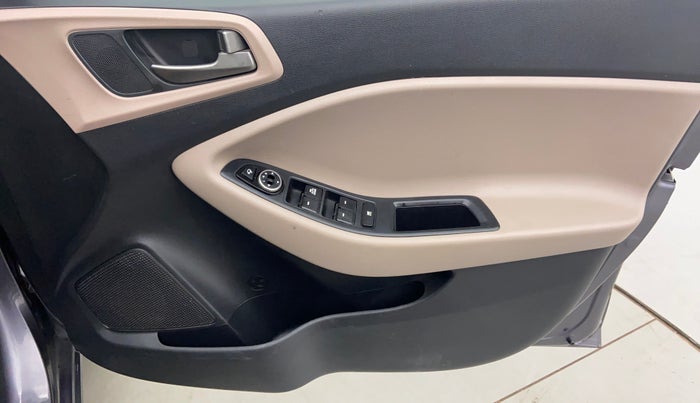 2017 Hyundai Elite i20 SPORTZ 1.2, Petrol, Manual, 32,251 km, Driver Side Door Panels Controls