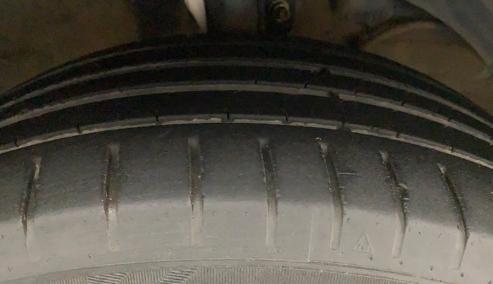 2018 Maruti Baleno ALPHA DIESEL 1.3, Diesel, Manual, 37,225 km, Right Front Tyre Tread