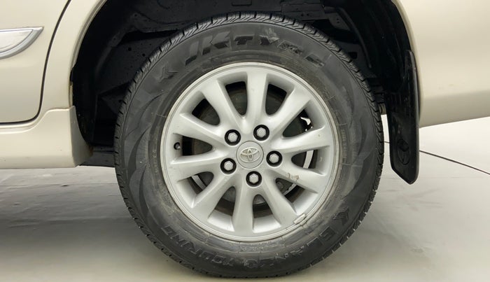 2014 Toyota Innova 2.5 VX 7 STR BS IV, Diesel, Manual, 1,11,630 km, Left Rear Wheel