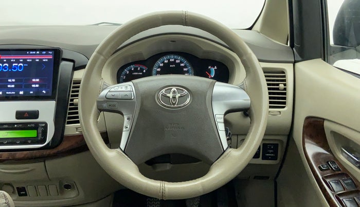 2014 Toyota Innova 2.5 VX 7 STR BS IV, Diesel, Manual, 1,11,630 km, Steering Wheel Close Up