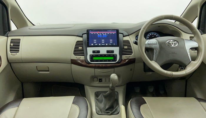 2014 Toyota Innova 2.5 VX 7 STR BS IV, Diesel, Manual, 1,11,630 km, Dashboard