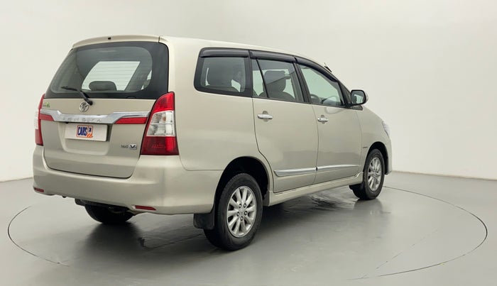 2014 Toyota Innova 2.5 VX 7 STR BS IV, Diesel, Manual, 1,11,630 km, Right Back Diagonal