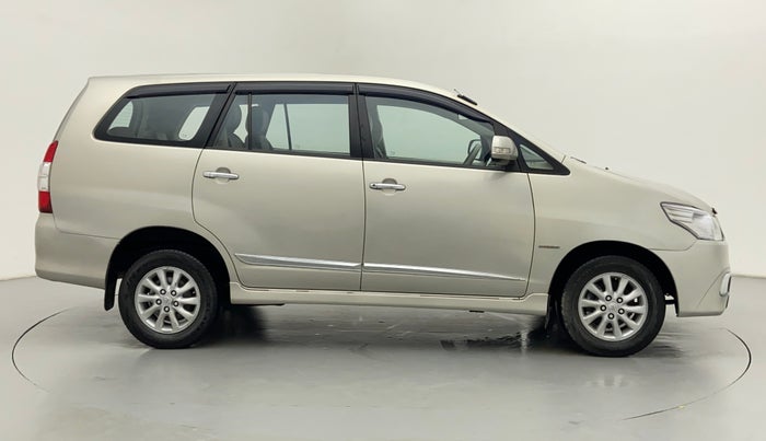 2014 Toyota Innova 2.5 VX 7 STR BS IV, Diesel, Manual, 1,11,630 km, Right Side