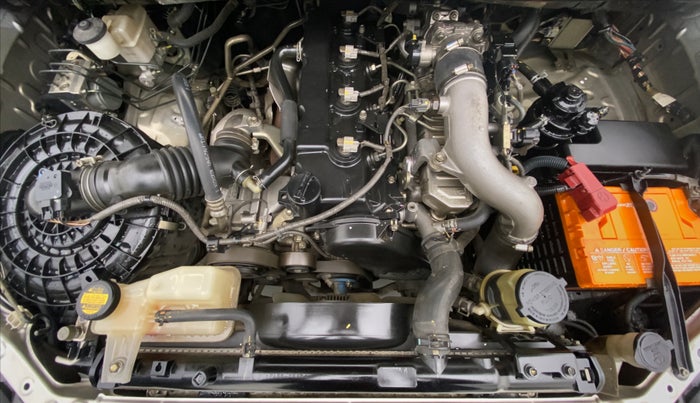 2014 Toyota Innova 2.5 VX 7 STR BS IV, Diesel, Manual, 1,11,630 km, Open Bonet