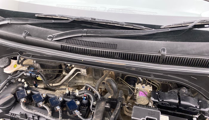 2021 Hyundai NEW I20 SPORTZ 1.2 MT, Petrol, Manual, 27,211 km, Bonnet (hood) - Cowl vent panel has minor damage
