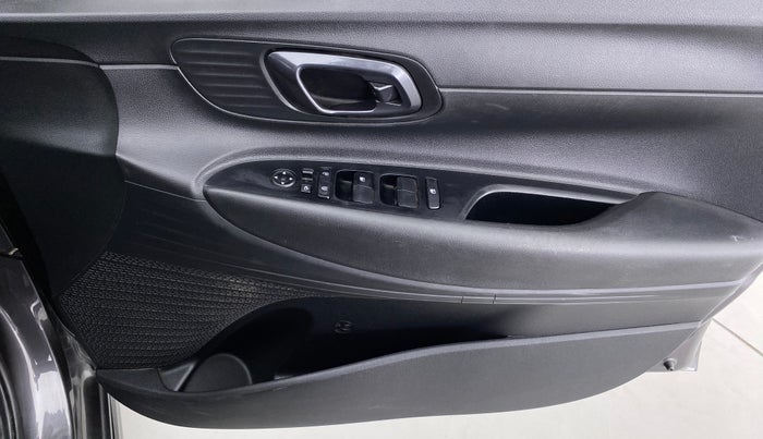 2021 Hyundai NEW I20 SPORTZ 1.2 MT, Petrol, Manual, 27,211 km, Driver Side Door Panels Control
