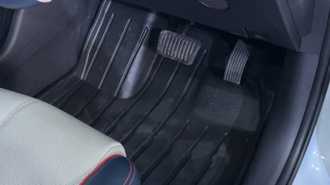 2023 Byd Atto 3 Extended Range, Automatic, 43995 km, Pedals and Footmat
