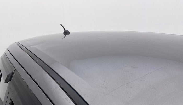 2017 Maruti Swift ZXI D, Petrol, Manual, 51,579 km, Roof - Slightly dented