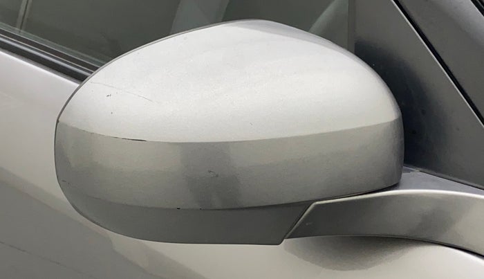 2016 Maruti Swift LXI (O), Petrol, Manual, 48,911 km, Right rear-view mirror - Minor scratches