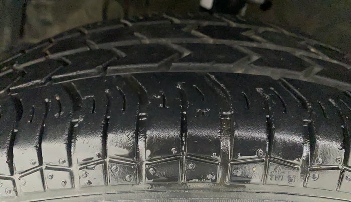 2016 Maruti Swift LXI (O), Petrol, Manual, 48,911 km, Left Front Tyre Tread
