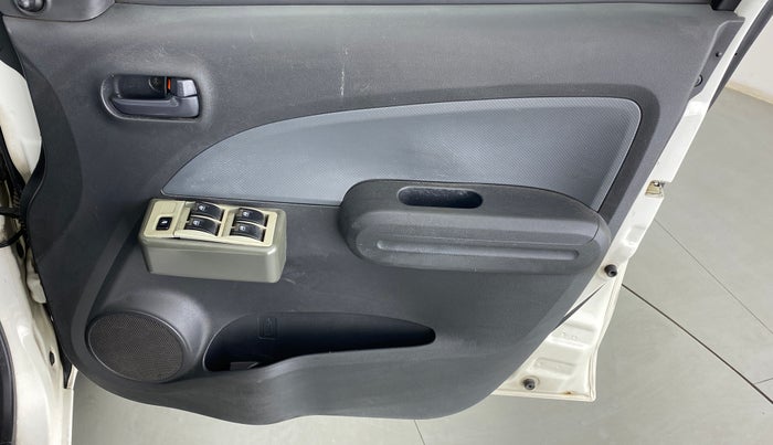 2011 Maruti Ritz LXI, Petrol, Manual, 42,484 km, Driver Side Door Panels Control