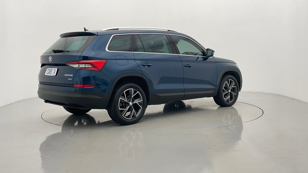 Right Back Diagonal (45- Degree) View