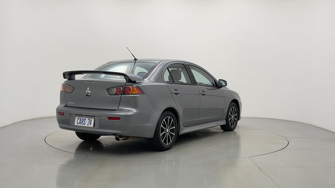 Right Back Diagonal (45- Degree) View