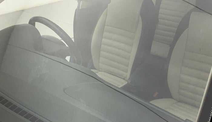 2018 Skoda Rapid AMBITION 1.6 MPI MT, Petrol, Manual, 72,675 km, Front windshield - Minor spot on windshield