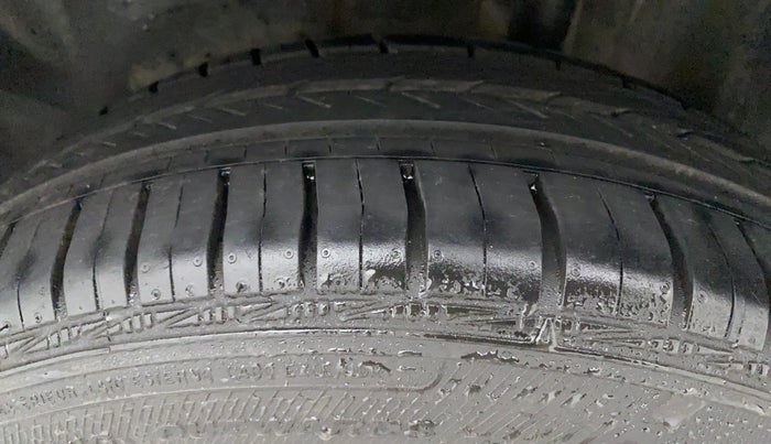 2018 Skoda Rapid AMBITION 1.6 MPI MT, Petrol, Manual, 72,675 km, Left Rear Tyre Tread