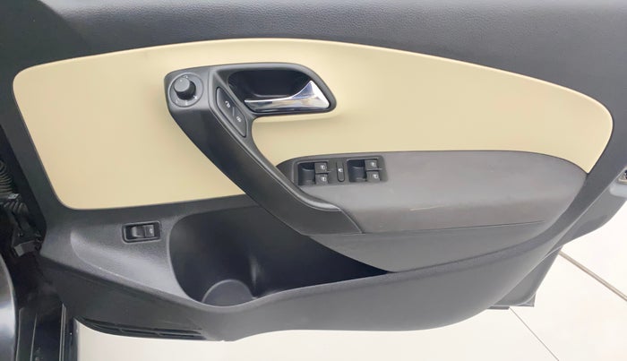 2018 Skoda Rapid AMBITION 1.6 MPI MT, Petrol, Manual, 72,675 km, Driver Side Door Panels Control